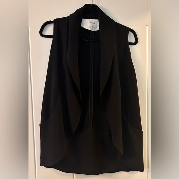Aritzia Wilfred sleeveless blazer vest. Black. Size XXS, oversize fit. Like new. - Picture 1 of 3